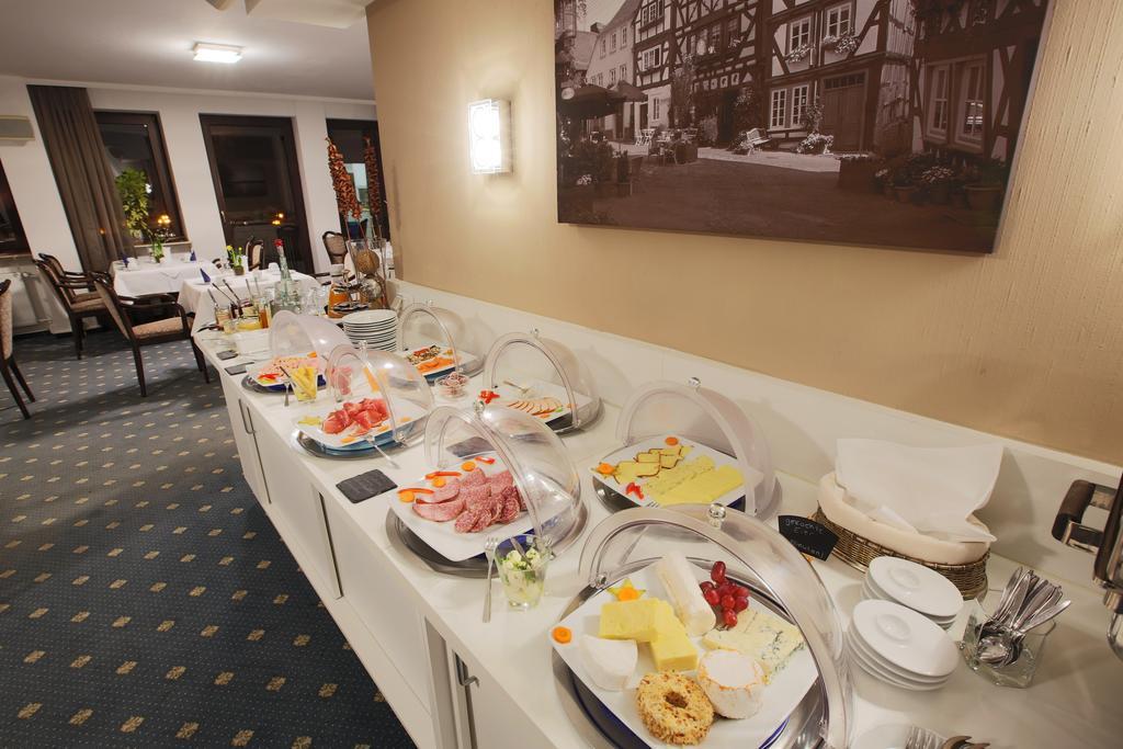 Hotel Am Peterstor Монтабаур Экстерьер фото